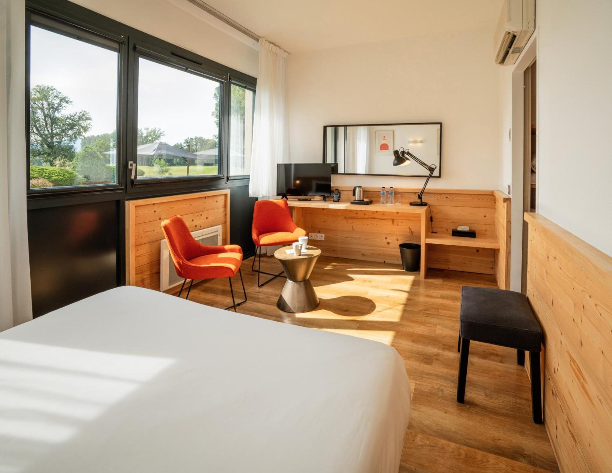 Golf Hôtel Grenoble Charmeil Saint-Quentin-sur-Isère Exterior foto
